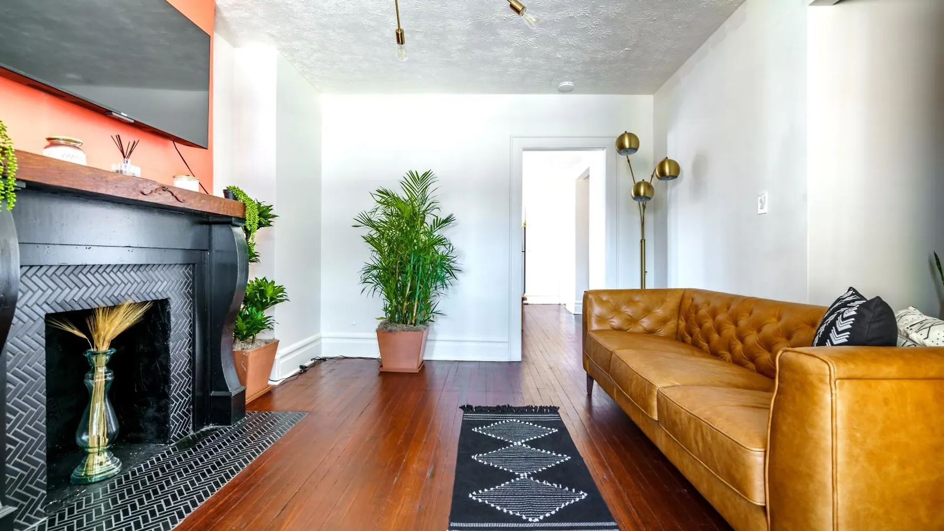 Prime Location Top Rated Clean Parking Free Columbus Holiday home